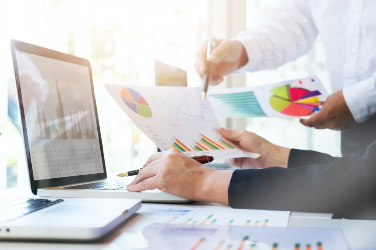 startup-business-teamwork-meeting-concept1